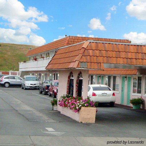 Hollister Inn Exteriör bild